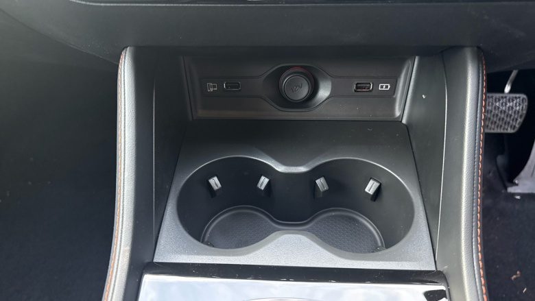 MG HS 1.5 T-GDI Trophy 5dr DCT Petrol Hatchback